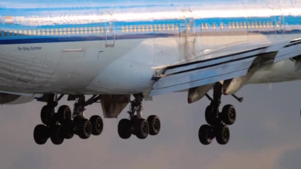 KLM Boeing 747 landning — Stockvideo