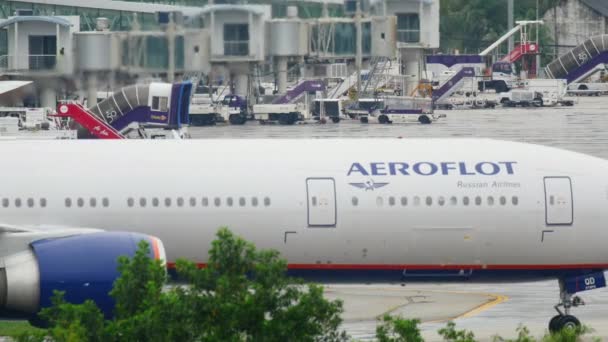 Boeing üçlü yedi Aeroflot iniş sonra Taksilemek — Stok video