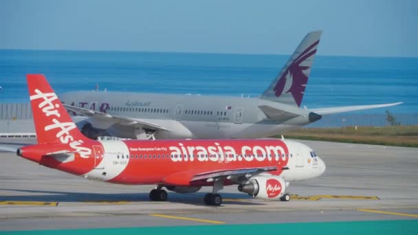 Tráfico en el aeropuerto de Phuket — Vídeos de Stock