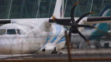 Kalkıştan önce turboprop uçakları