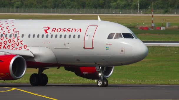 Airbus A319 Rossiya rodaje antes de la salida — Vídeos de Stock