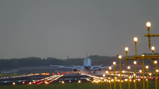 KLM Cityhopper Embraer 190 aterragem — Vídeo de Stock