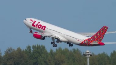 Uçak Airbus 330 kalkış