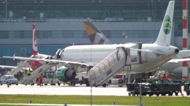 Yolcu uçağa binmeden