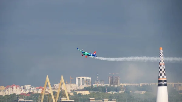 Rennflugzeug auf der Bühne — Stockfoto