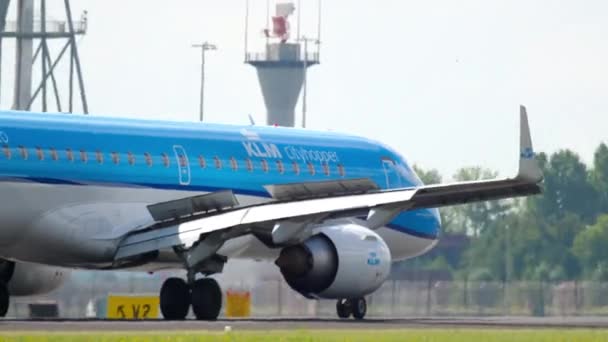 KLM Cityhopper Embraer 190-landing — Stockvideo