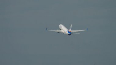 Güneş ifadeleri Boeing 737 kalkış.