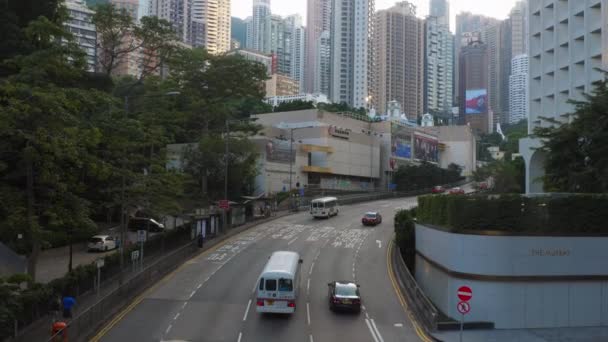 Κυκλοφορία στο δρόμο στο Χονγκ Κονγκ — Αρχείο Βίντεο
