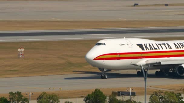 Boeing 747 taxiagem antes da partida — Vídeo de Stock