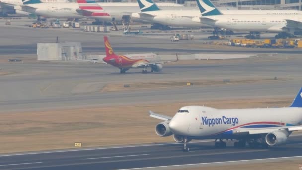 Nippon Cargo boeing 747 partenza da Hong Kong — Video Stock