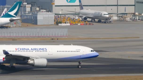 Avião a partir do Aeroporto Internacional de Hong Kong — Vídeo de Stock
