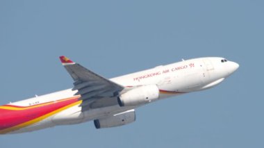 Hong Kong Hava Kargo Airbus 'u A330 Hong Kong' dan kalkıyor.