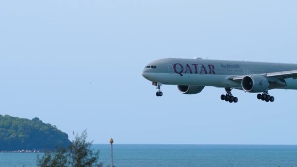 Katar Boeing 777 přistání — Stock video