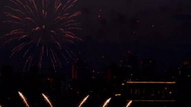 Şehir Festivali 'nde havai fişeklerle dolu