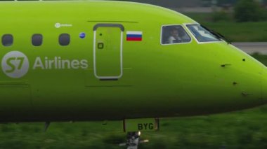 S7 Embraer ERJ-170 taksicilik