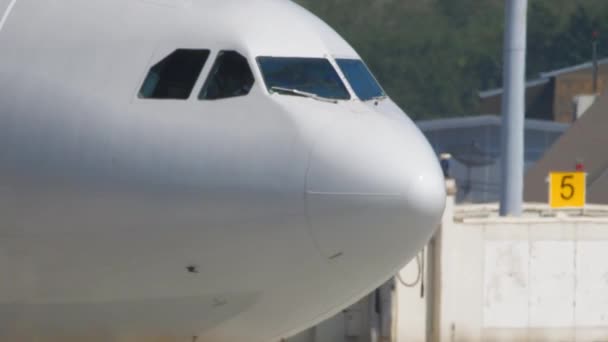 Vista cercana de la cabina Airbus A330 — Vídeos de Stock
