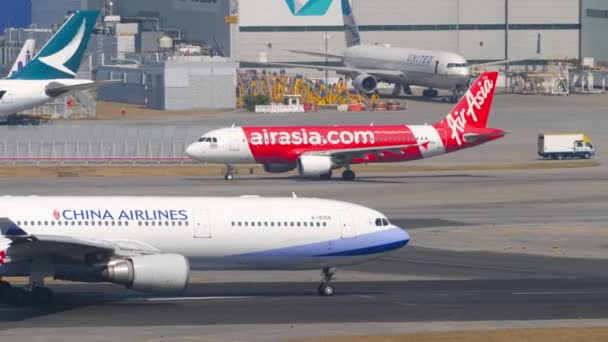 Vliegtuig vertrek van International Airport, Hong Kong — Stockvideo