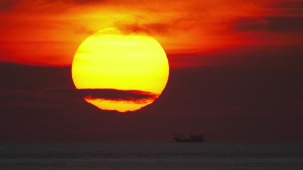 Solnedgångslandskap vid Phuket — Stockvideo