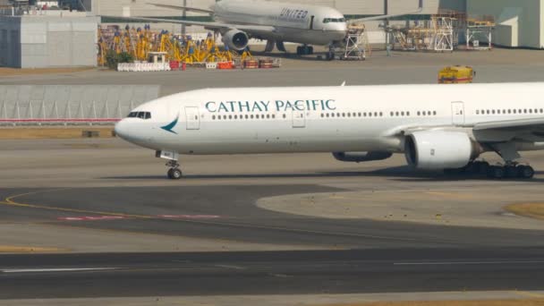 Cathay Pacific Boeing 777 kolei pasa startowego — Wideo stockowe