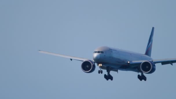 Aeroflot Boeing 777 inişi — Stok video