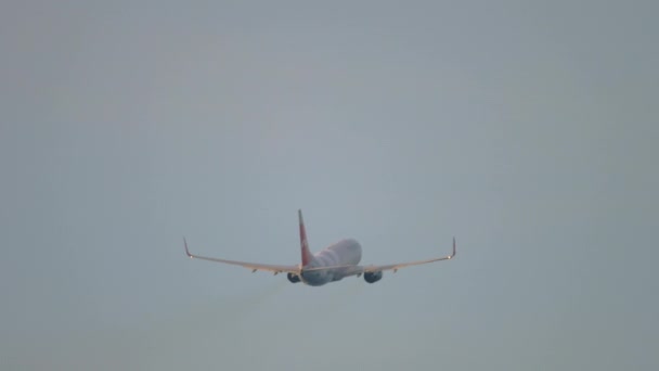 Nordwind Boeing 737 climbing up, departure from Phuket airport — Stock Video