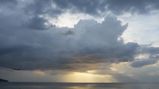 Öğleden sonra Phuket 'te gökyüzü manzarası — Stok video