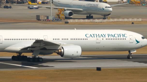 Boeing 777 vertrek uit Hong Kong — Stockvideo