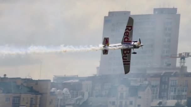 Red Bull challenge airplane at the stage — Stock Video