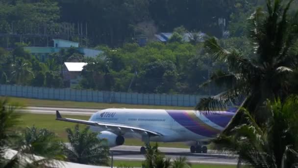 Airbus A330 Thai Airways vertrek — Stockvideo
