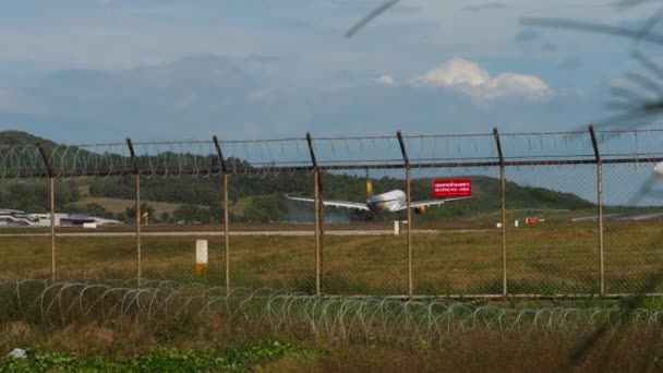 Thomas Cook Airlines Airbus 330 açılış — Stok video