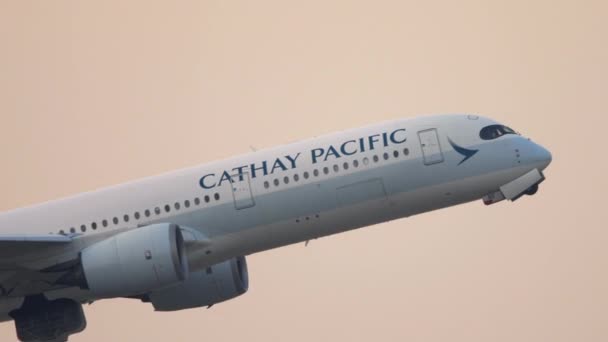 飞机由香港国际机场起飞 — 图库视频影像