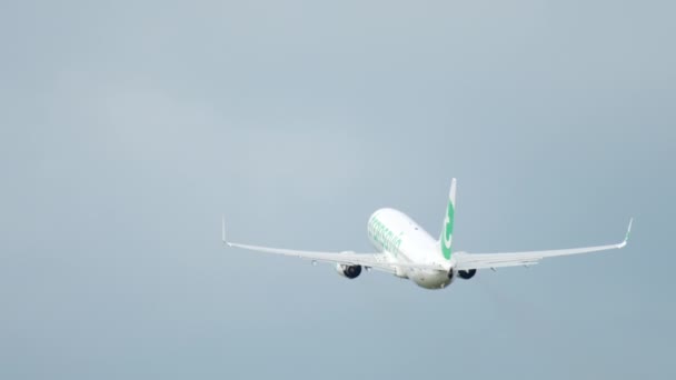 Salida del Boeing 737 de Transavia — Vídeos de Stock