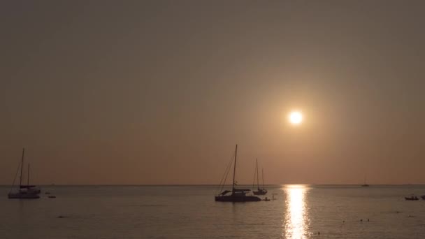 Solnedgångslandskap vid Phuket — Stockvideo