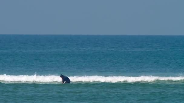 Ondas no recife de coral — Vídeo de Stock