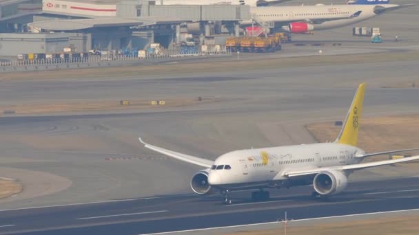 Royal Brunei Boeing 787 salida de Hong Kong — Vídeo de stock