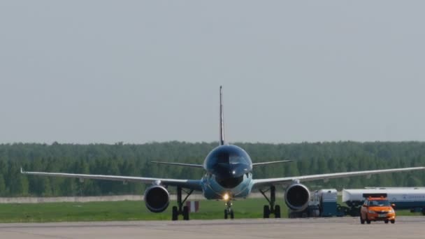 Spezielle Lackierung airbus a320 brussels Airlines — Stockvideo