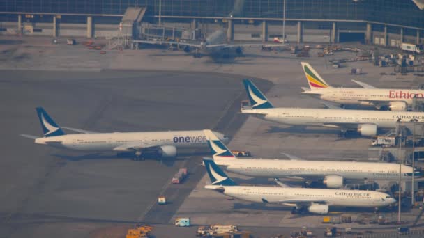 Boeing 777 push back, vue aérienne — Video