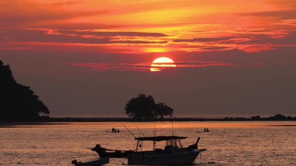 Zachód słońca w Phuket — Wideo stockowe