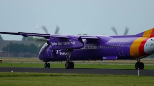 Bombardier Dash 8 Q400 Flybe departure — 비디오