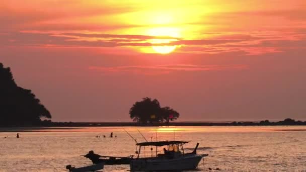Захід сонця на острові Пхукет, тімеласе — стокове відео