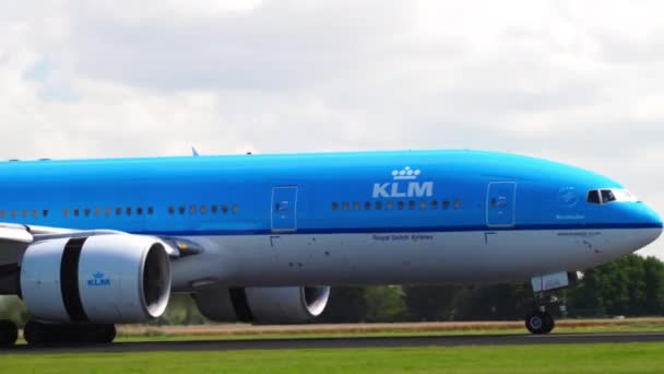 KLM Boeing 777 přistání — Stock video