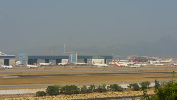Chek Kap Kok havaalanı, zaman ayarlı. — Stok video