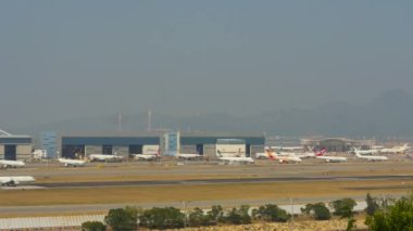 Chek Kap Kok havaalanı, zaman ayarlı.