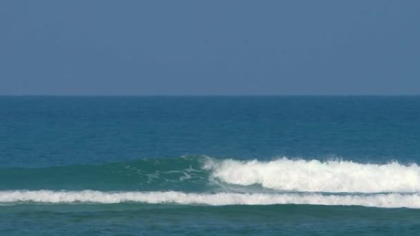 Ondas no recife de coral — Vídeo de Stock