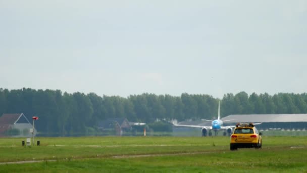 KLM Boeing 737 salida — Vídeos de Stock