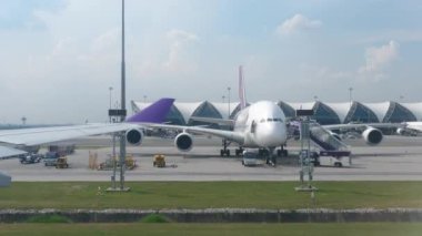 Suvarnabhumi havaalanında uçak taksi, Bangkok