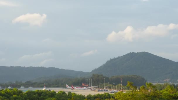 Międzynarodowe lotnisko w Phuket, terminy — Wideo stockowe