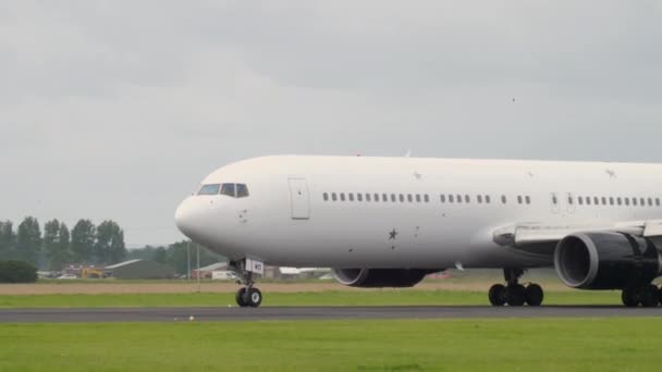 Titan Airways Boeing 767 přistání — Stock video