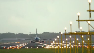 KLM Boeing 737 açılış