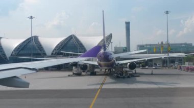 Suvarnabhumi havaalanında uçak taksi, Bangkok